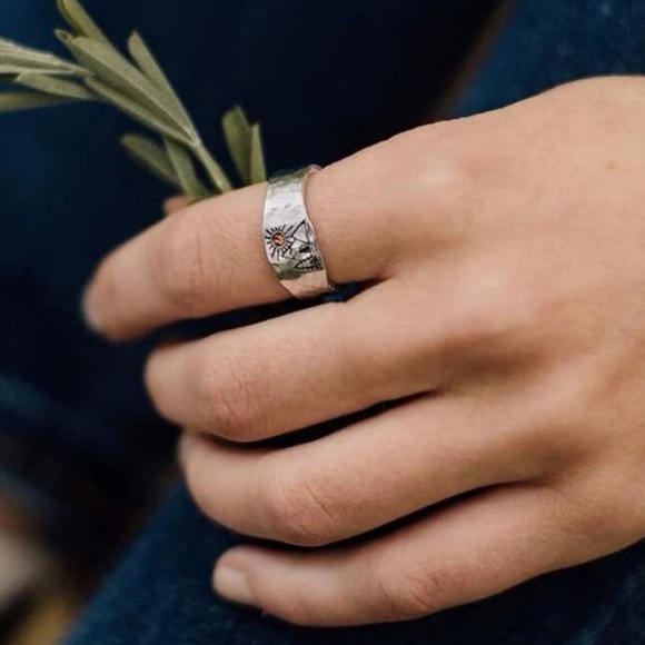 Mountains, Trees and Sun Ring - Picture 4 of 7